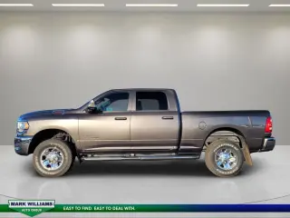 Ram 2500 2022 4x4 Tradesman 4 puertas Cabina Doble batea de 6.3 pies