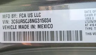 Ram 2500 2022 4x4 Tradesman 4 puertas Cabina Doble batea de 6.3 pies