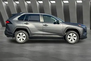 Toyota RAV4 2022 LE SUV de 4 puertas