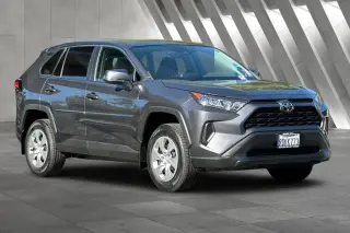 Toyota RAV4 2022 LE SUV de 4 puertas
