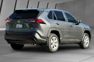 Toyota RAV4 2022 LE SUV de 4 puertas