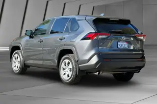 Toyota RAV4 2022 LE SUV de 4 puertas