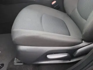 Toyota RAV4 2025 LE SUV de 4 puertas