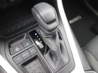 Toyota RAV4 2025 LE SUV de 4 puertas