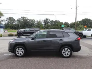 Toyota RAV4 2025 LE SUV de 4 puertas