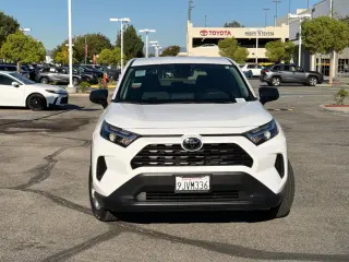 Toyota RAV4 2024 AWD LE SUV de 4 puertas