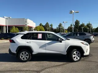 Toyota RAV4 2024 AWD LE SUV de 4 puertas