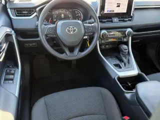 Toyota RAV4 2024 AWD LE SUV de 4 puertas