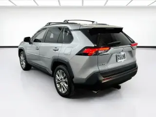 Toyota RAV4 2021 XLE Premium SUV de 4 puertas