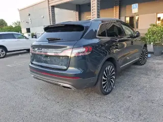 Lincoln Nautilus 2023 AWD Black Label SUV de 4 puertas