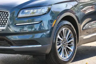 Lincoln Nautilus 2023 AWD Standard SUV de 4 puertas