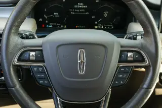 Lincoln Nautilus 2023 AWD Standard SUV de 4 puertas