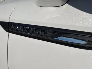 Lincoln Nautilus 2023 AWD Reserve SUV de 4 puertas