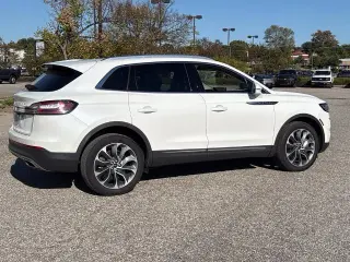 Lincoln Nautilus 2023 AWD Reserve SUV de 4 puertas