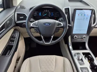 Ford Edge 2024 SUV de 4 puertas AWD Titanium