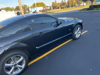 Ford Mustang 2008 GT Deluxe 2dr Fastback