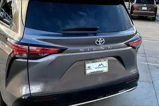 Toyota Sienna 2022 Limited 7-Pasajeros 4p Mini-Van