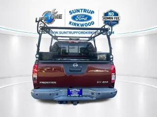 Nissan Frontier 2016 4x4 SV 4dr Crew Cab 5 ft. SB Pickup 6M (lanzamiento a mitad de año)