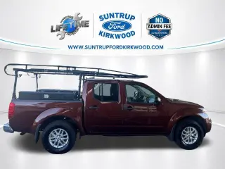 Nissan Frontier 2016 4x4 SV 4dr Crew Cab 5 ft. SB Pickup 6M (lanzamiento a mitad de año)