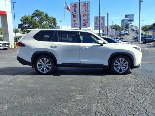 Toyota Grand Highlander 2024 XLE 4 SUV