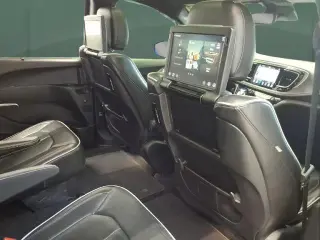 Chrysler Pacifica 2018 Limited 4dr Mini-Van