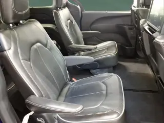 Chrysler Pacifica 2018 Limited 4dr Mini-Van