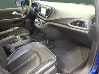 Chrysler Pacifica 2018 Limited 4dr Mini-Van