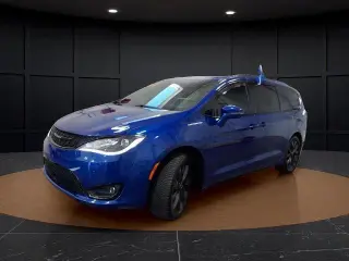 Chrysler Pacifica 2018 Limited 4dr Mini-Van