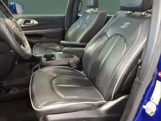 Chrysler Pacifica 2018 Limited 4dr Mini-Van