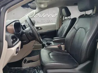 Chrysler Pacifica 2017 Touring-L Plus 4dr Mini-Van