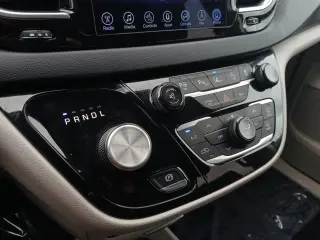 Chrysler Pacifica 2017 Touring-L Plus 4dr Mini-Van