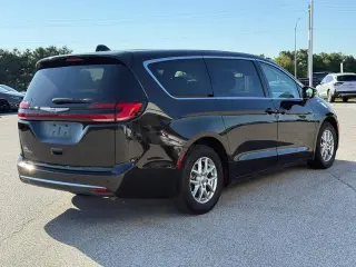 Chrysler Pacifica 2023 Touring L 4dr Mini-Van