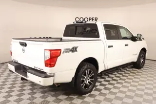 Nissan Titan 2022 4x4 SV 4dr Crew Cab 5.6 ft. SB