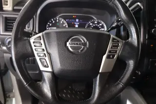 Nissan Titan 2022 4x4 SV 4dr Crew Cab 5.6 ft. SB
