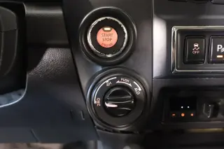 Nissan Titan 2022 4x4 SV 4dr Crew Cab 5.6 ft. SB