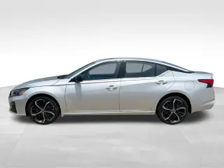 Nissan Altima 2023 AWD 2.5 SR 4dr Sedán