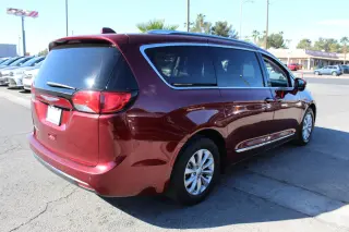 CHRYSLER PACIFICA 2018
