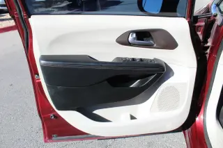 CHRYSLER PACIFICA 2018