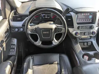 GMC Yukon XL 2017 4x4 SLT 4dr SUV