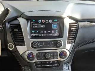 GMC Yukon XL 2017 4x4 SLT 4dr SUV