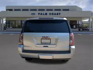 GMC Yukon XL 2017 4x4 SLT 4dr SUV