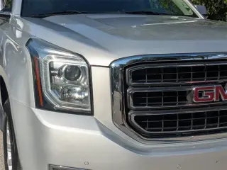GMC Yukon XL 2017 4x4 SLT 4dr SUV