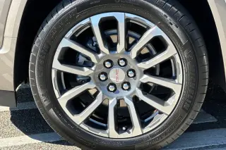GMC Acadia 2022 4x4 Denali 4dr SUV