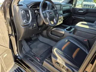 GMC Sierra 3500HD 2021 4x4 AT4 4dr Crew Cab SB SRW