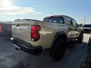 Chevrolet Colorado 2024 4x4 Trail Boss 4dr Crew Cab 5 ft. SB