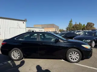 Toyota Camry 2016 SE 4dr Sedán