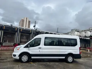 2021 Ford Transit Passenger Wagon T-350 148" Med Roof XLT RWD