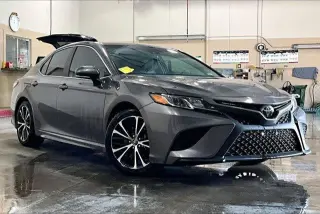 Toyota Camry 2018 SE 4dr Sedán