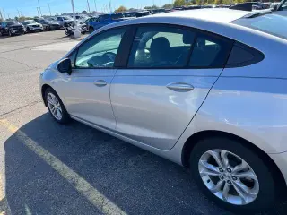 Sedán Chevrolet Cruze 2019 LS 4 puertas 6A