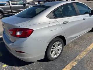 Sedán Chevrolet Cruze 2019 LS 4 puertas 6A